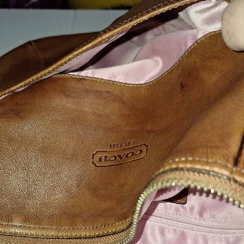 COACH (Vintage) Madison Hobo Bag in Tan. - Picture 8 of 15
